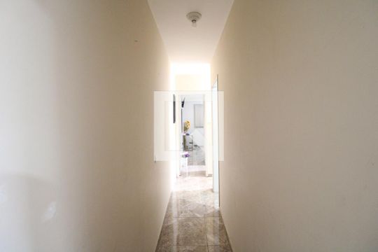 Corredor de casa para alugar com 3 quartos, 140m² em Jardim Reimberg, São Paulo