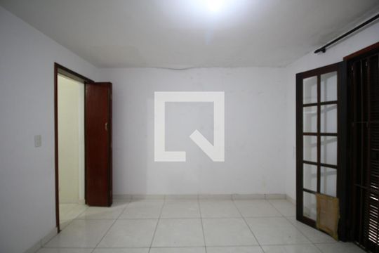 Suíte 1 de casa à venda com 6 quartos, 117m² em Jardim Tres Irmaos, Taboão da Serra