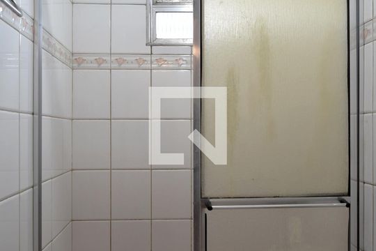 Banheiro de apartamento à venda com 1 quarto, 36m² em Alto de Pinheiros, São Paulo