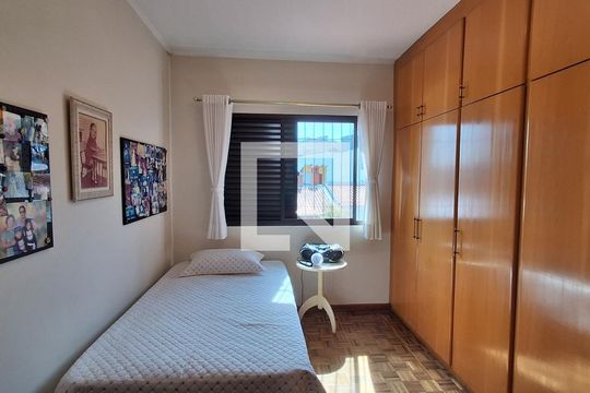 Quarto 2 de casa à venda com 3 quartos, 240m² em Osvaldo Cruz, São Caetano do Sul