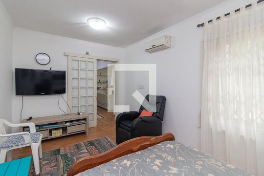 Quarto 1 de casa à venda com 4 quartos, 200m² em Espírito Santo, Porto Alegre