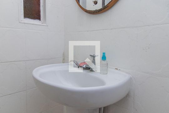Lavabo de casa à venda com 4 quartos, 200m² em Espírito Santo, Porto Alegre