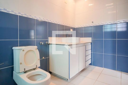 Banheiro da suíte 1 de casa para alugar com 4 quartos, 490m² em Cerâmica, São Caetano do Sul