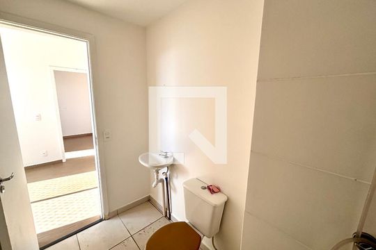 Banheiro de apartamento para alugar com 2 quartos, 43m² em Vila Sao Paulo, Ferraz de Vasconcelos