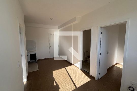 Sala de apartamento para alugar com 2 quartos, 43m² em Vila Sao Paulo, Ferraz de Vasconcelos