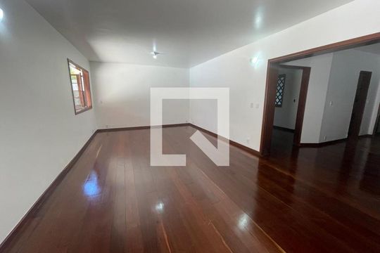 Casa de Condomínio à venda com 5 quartos, 460m² em Barra da Tijuca, Rio de Janeiro