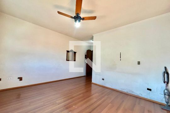 Suite de casa à venda com 3 quartos, 350m² em Jabaquara, São Paulo