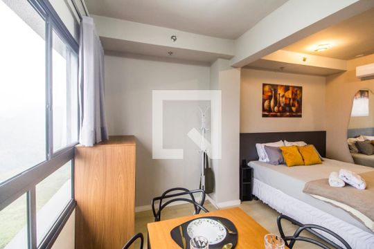 Quarto de apartamento à venda com 1 quarto, 25m² em Melville Empresarial Ii, Barueri