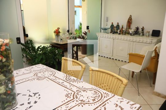 Casa de Condomínio para alugar com 4 quartos, 180m² em Praia do Flamengo, Salvador