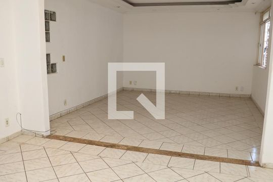 Sala de casa à venda com 3 quartos, 432m² em Setor Aeroporto, Goiânia