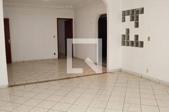 Sala de casa à venda com 3 quartos, 432m² em Setor Aeroporto, Goiânia