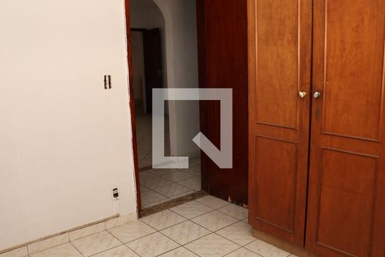 Quarto de casa à venda com 3 quartos, 432m² em Setor Aeroporto, Goiânia