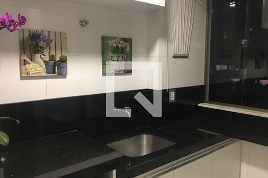Cozinha de apartamento para alugar com 3 quartos, 98m² em Buritis, Belo Horizonte