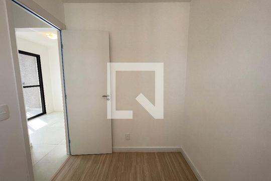 Quarto 1 de apartamento para alugar com 2 quartos, 40m² em Butantã, São Paulo