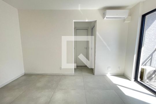 Sala de apartamento para alugar com 2 quartos, 40m² em Butantã, São Paulo