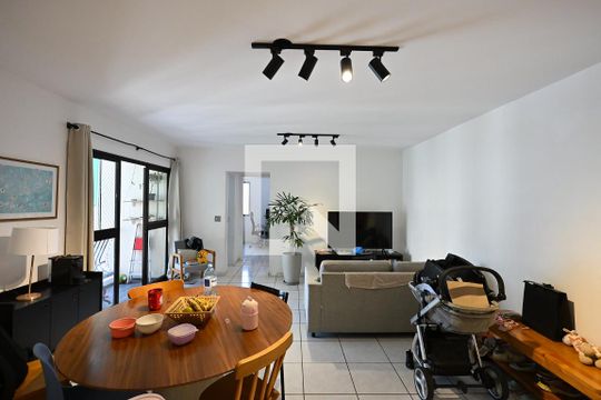 Apartamento à venda com 2 quartos, 68m² em Jardim Henriqueta, Taboão da Serra