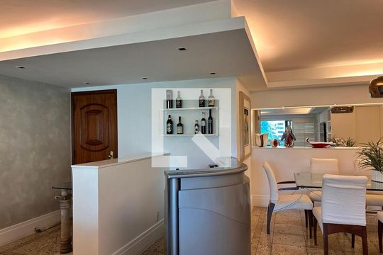 Sala de apartamento à venda com 4 quartos, 233m² em Barra da Tijuca, Rio de Janeiro