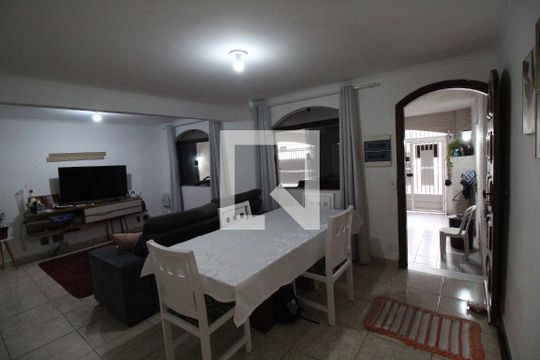 Casa à venda com 3 quartos, 129m² em Conjunto Habitacional Barreira Grande, São Paulo