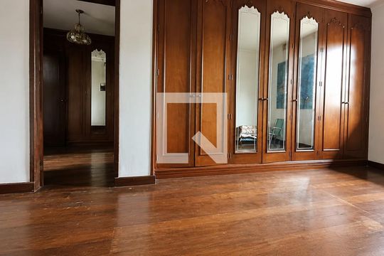 Quarto 1 de casa para alugar com 5 quartos, 540m² em Partenon, Porto Alegre