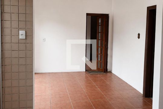 Cozinha de casa para alugar com 5 quartos, 540m² em Partenon, Porto Alegre