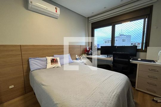 Quarto 1 de apartamento para alugar com 4 quartos, 260m² em Agronômica, Florianópolis