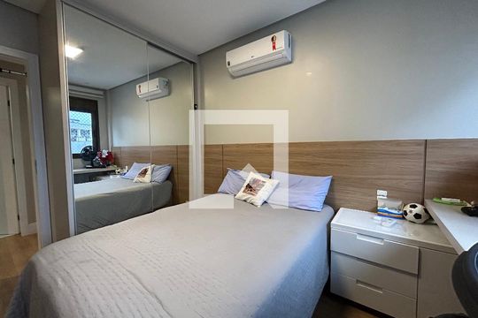 Quarto 1 de apartamento para alugar com 4 quartos, 260m² em Agronômica, Florianópolis