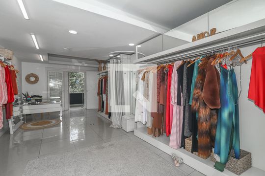 Sala de casa à venda com 2 quartos, 500m² em Vila Jardim, Porto Alegre