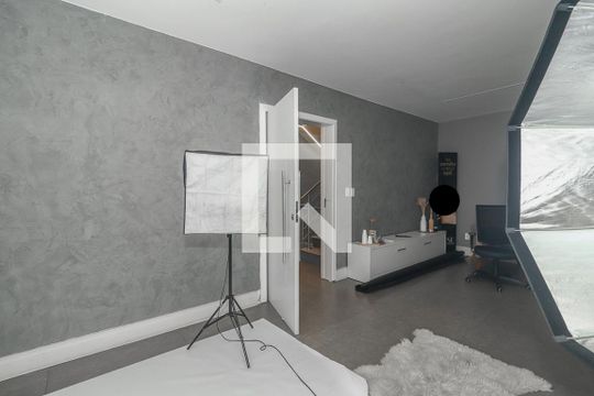 Quarto Suíte de casa à venda com 2 quartos, 500m² em Vila Jardim, Porto Alegre