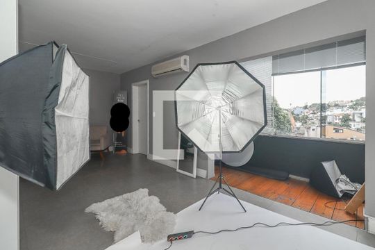 Quarto Suíte de casa à venda com 2 quartos, 500m² em Vila Jardim, Porto Alegre