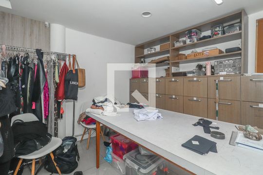 Sala de casa à venda com 2 quartos, 500m² em Vila Jardim, Porto Alegre