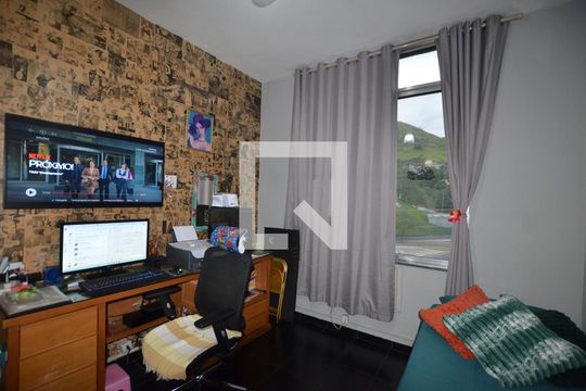 Sala de apartamento à venda com 2 quartos, 63m² em Jardim Sulacap, Rio de Janeiro