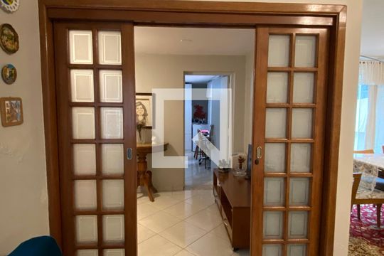 Casa à venda com 3 quartos, 307m² em Bela Vista, Osasco
