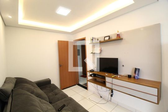Apartamento para alugar com 2 quartos, 60m² em Granada, Uberlândia