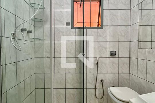 Banheiro de casa à venda com 3 quartos, 145m² em Jardim America, Campinas