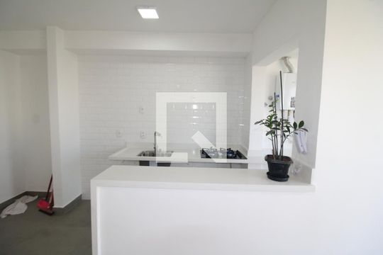 Sala / Cozinha de apartamento à venda com 2 quartos, 42m² em Vila Guaca, São Paulo