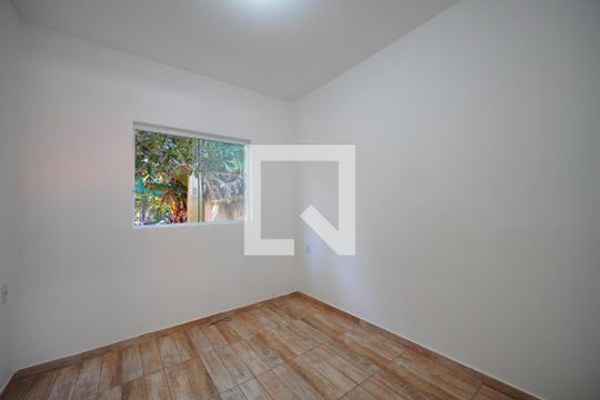 Quarto de casa para alugar com 1 quarto, 44m² em São João do Rio Vermelho, Florianópolis