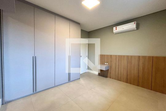 Suíte 2 de apartamento para alugar com 2 quartos, 76m² em Córrego Grande, Florianópolis