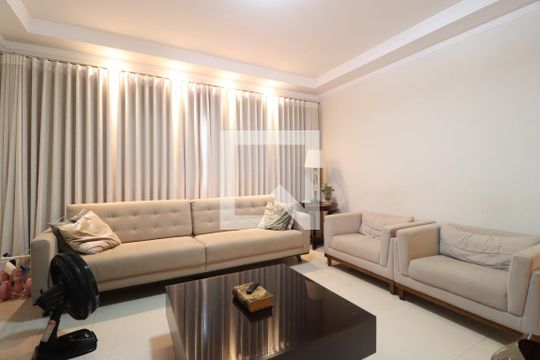 Sala de casa para alugar com 3 quartos, 211m² em Cidade Jardim, Uberlândia