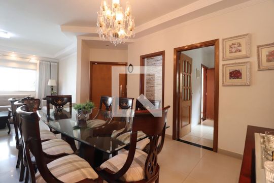 Sala de Jantar de casa para alugar com 3 quartos, 211m² em Cidade Jardim, Uberlândia