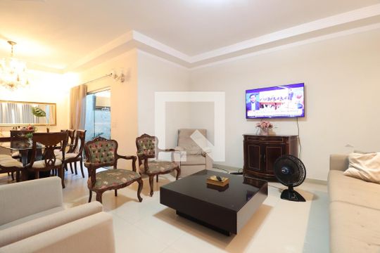 Sala de casa para alugar com 3 quartos, 211m² em Cidade Jardim, Uberlândia