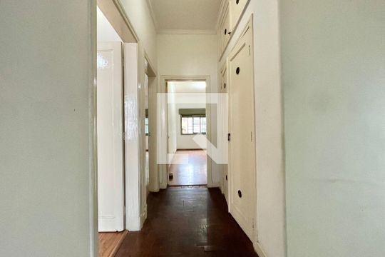 Corredor de casa para alugar com 3 quartos, 300m² em Mirandópolis, São Paulo