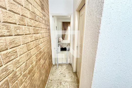 Corredor de casa à venda com 2 quartos, 72m² em Vila Pauliceia, São Paulo