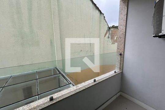 Varanda da Sala de casa à venda com 3 quartos, 110m² em Jardim Sulacap, Rio de Janeiro