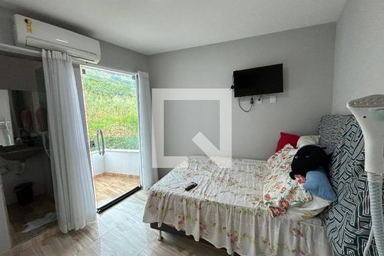 Quarto 1 - Suíte de casa à venda com 3 quartos, 110m² em Jardim Sulacap, Rio de Janeiro