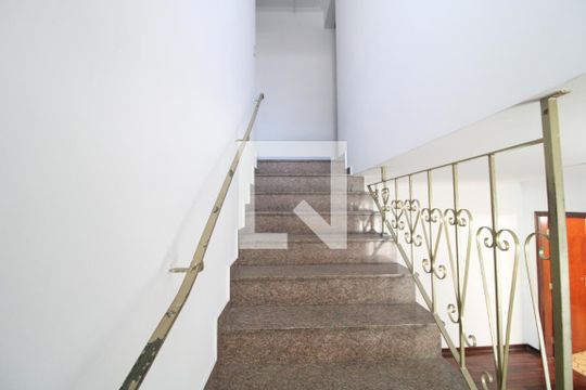 Escada de casa à venda com 3 quartos, 179m² em Veleiros, São Paulo