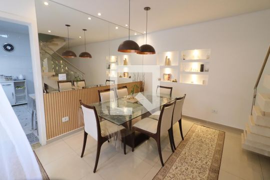 Sala de casa para alugar com 4 quartos, 175m² em Jardim das Flores, Osasco