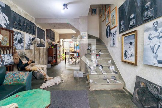 Sala de casa à venda com 2 quartos, 69m² em Vila Cordeiro, São Paulo