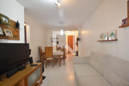 Sala de apartamento à venda com 2 quartos, 55m² em Jardim Sulacap, Rio de Janeiro