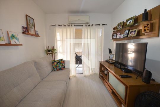 Sala de apartamento à venda com 2 quartos, 55m² em Jardim Sulacap, Rio de Janeiro