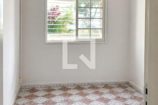 Quarto de casa para alugar com 3 quartos, 18m² em Jardim do Rio Cotia, Cotia